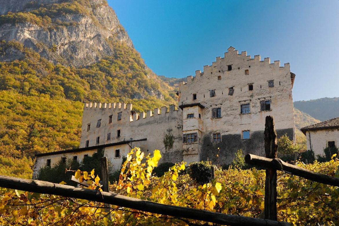 Castello di Koenigsberg in autunno